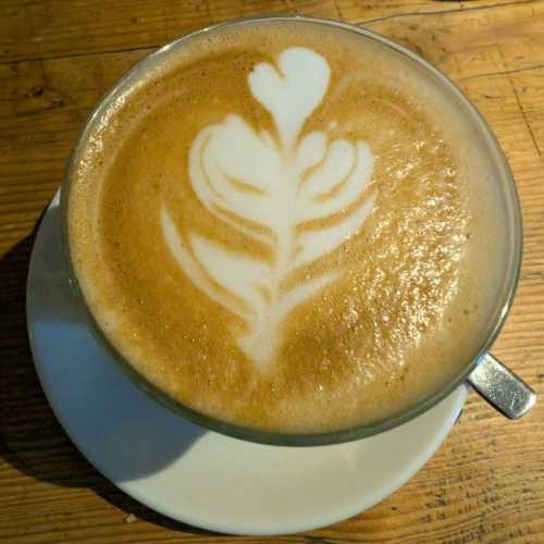 Ein Bäckerli mit Blume und Herzchen